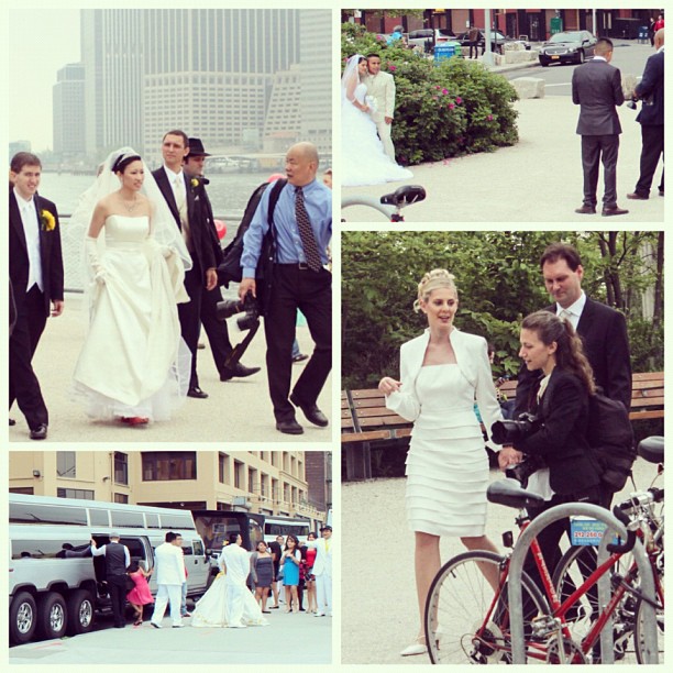 Esküvős csúcsforgalom a Brooklyn bridge parkban - Busy period for #wedding photos in #Brooklyn bridge park